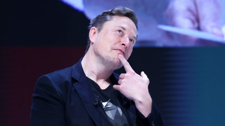 Elon Musk’s X Stalls at 250M Daily Users While Threads Plays Catch-Up