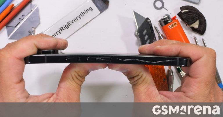 Google Pixel 9 Pro XL survives bending from both sides in durability test