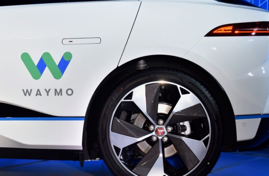 Waymo’s Global Leap: Robotaxis Launching Overseas for the First Time