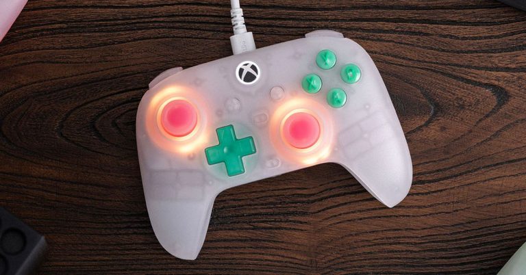 Compact Xbox Gaming Bliss: 8BitDo’s Mini Controller for Smaller Hands