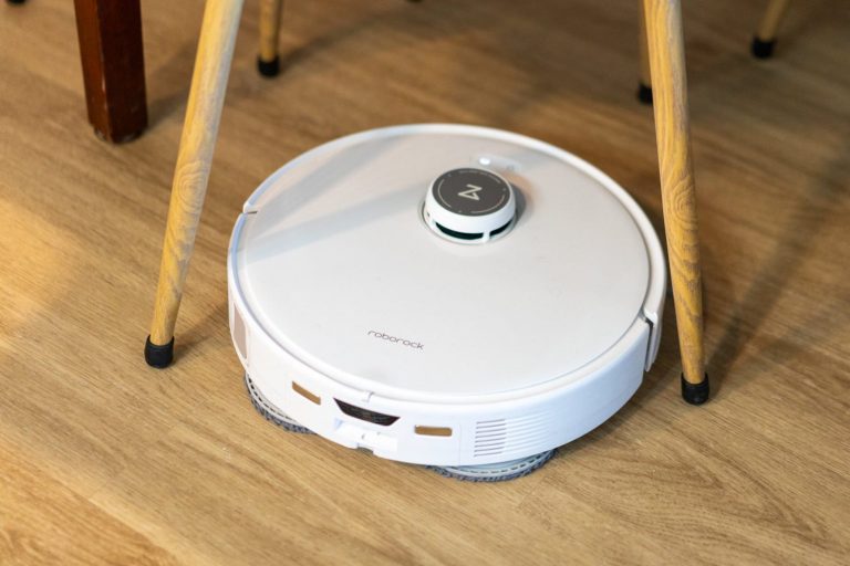 Discover the Ultimate Smart Vacuum Experience with Roborock Qrevo Curv: Expert Review