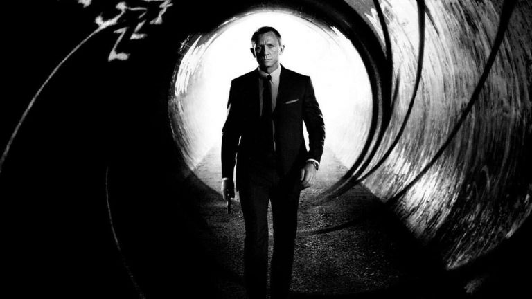 Daniel Craig Bond Collection: 4K Blu-Ray Bundle at an Unbeatable $33 Price