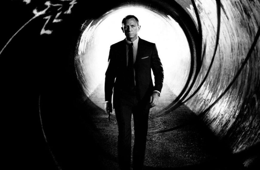 Daniel Craig Bond Collection: 4K Blu-Ray Bundle at an Unbeatable $33 Price