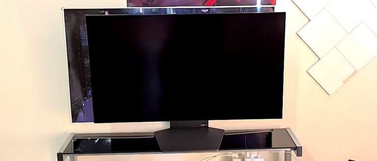 Ultimate 4K OLED Display: LG 32-Inch UltraGear OLED Monitor Review