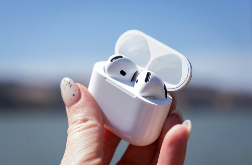 Silence the Noise: Unboxing Apple AirPods 4 Review