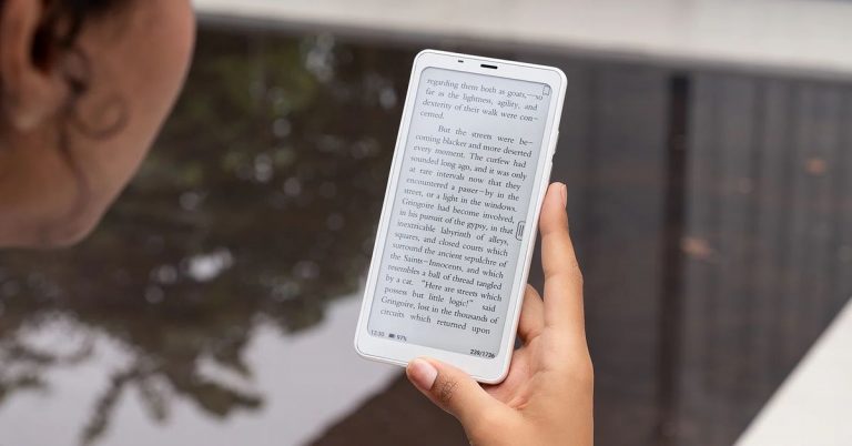 The Boox Palma is an excellent e-reader in an Android smartphone’s body