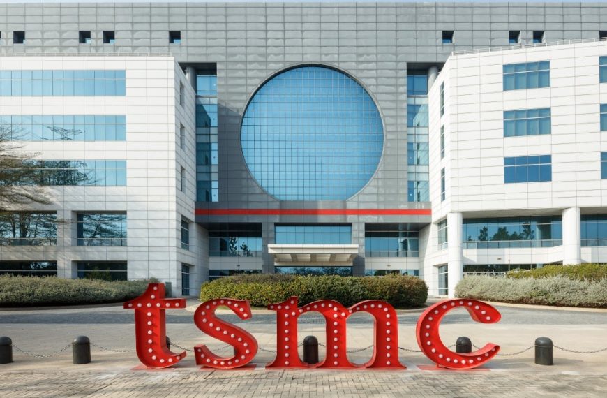 Investigating the Mysterious TSMC Chips Discovered in Huawei Devices: A Security Concern