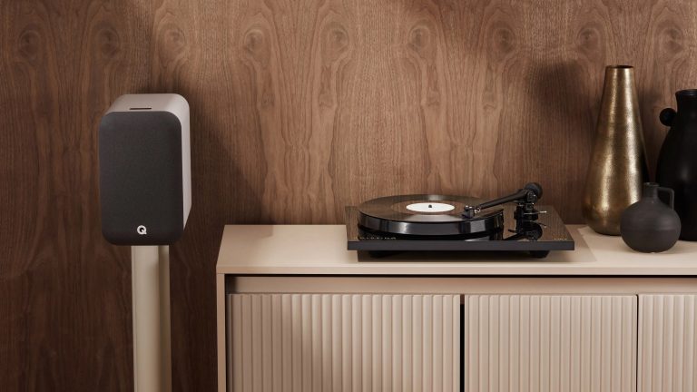 Revolutionary Hi-Fi Pioneer Unveils Long-Awaited Turntable Return