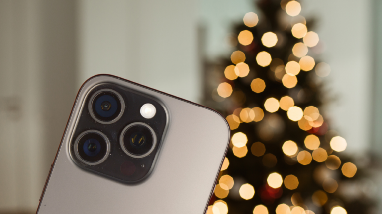 Light Up the Holidays: Master the Art of Capturing Dazzling Christmas Light Photographs with Your Phone or Camera