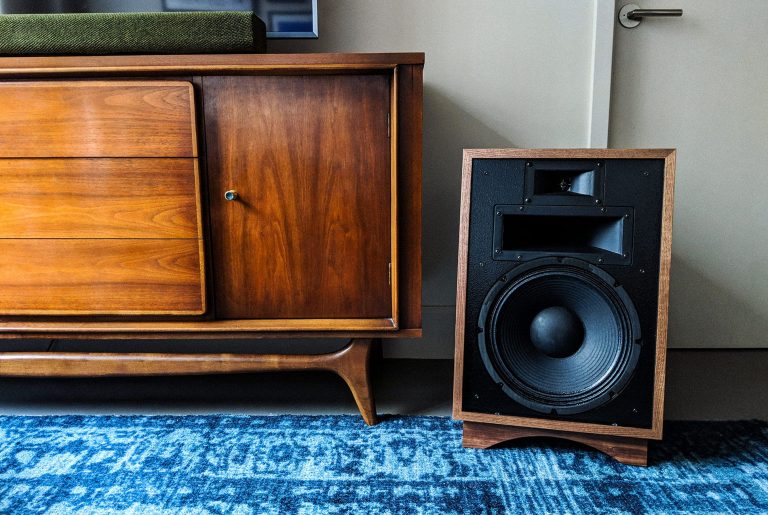 Why I Nonetheless Take heed to These 67-12 months-Outdated Floorstanding Audio system