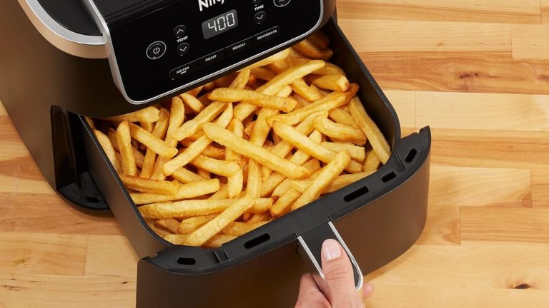 Transform Your Holiday Cooking with a Ninja Air Fryer: 25% Off