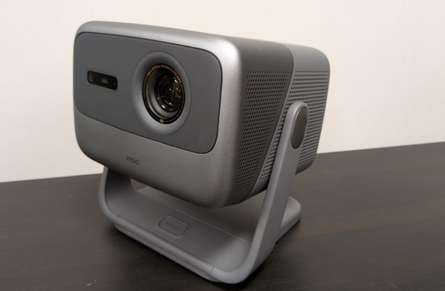 Unleash Cinematic Perfection: Top-Notch 4K Portable Projector Review for Any Setting