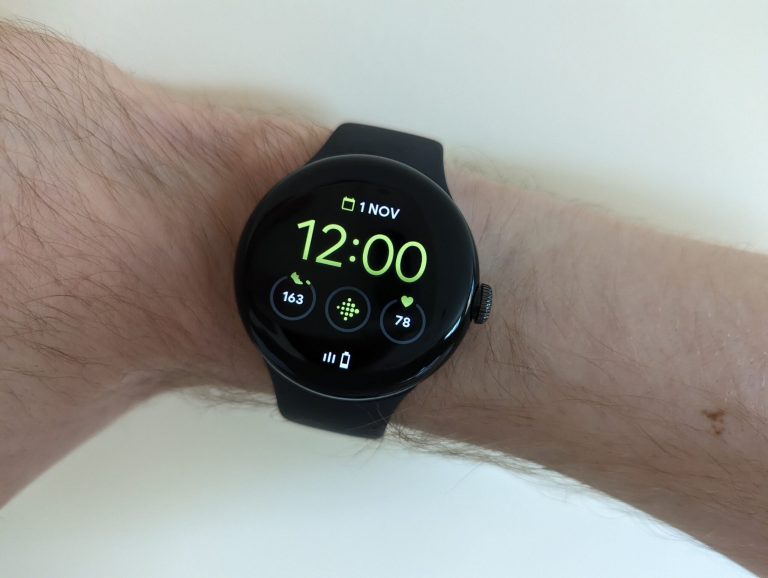 The smart Pixel Watch is now even cheaper than a Fitbit