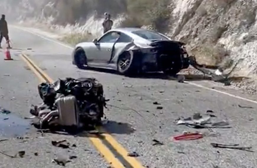 High-Speed Porsche 911 Crash on…