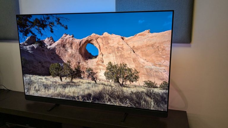 Dominate Your Viewing Experience with Philips’ Unparalleled OLED909 TV: Expert Review Exposes LG and Samsung Shortcomings