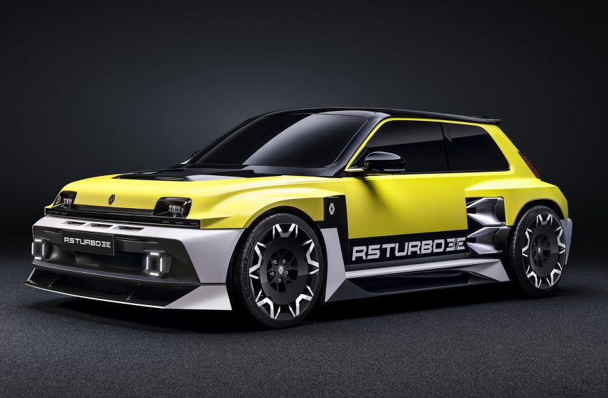 Boosted Awakening: Renault’s 500-HP Electric…