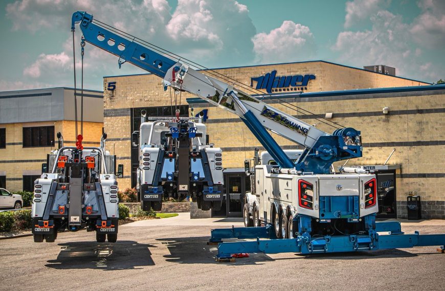 Mega Recovery Mastery: World’s Largest Rotator Tow Truck Lifts 2 Semi Wreckers