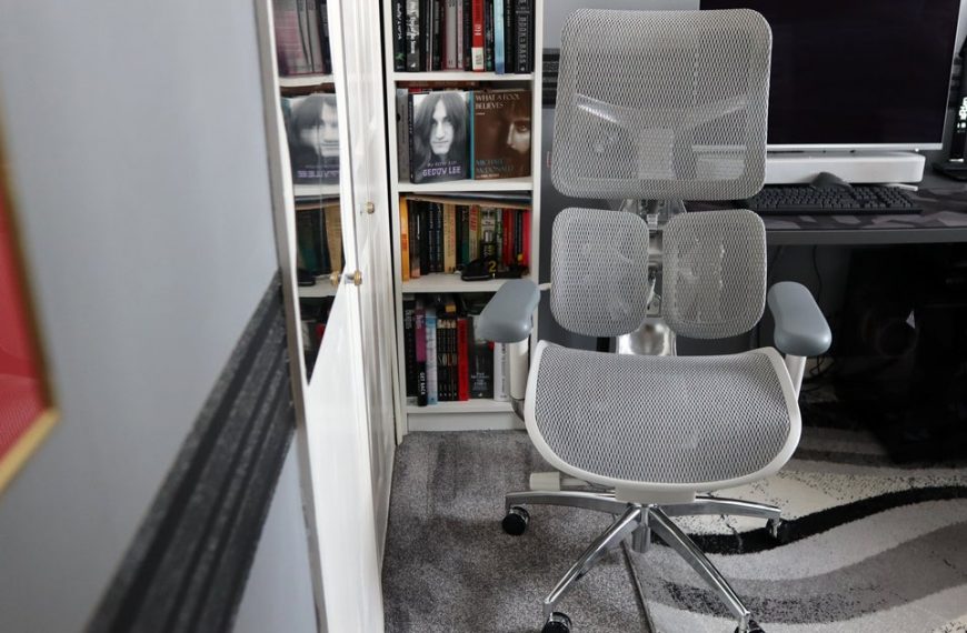 Experience the Future of Comfort: Sihoo Doro S300 Space-Age Office Chair Review