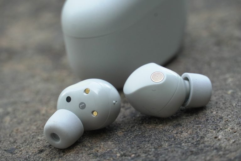 “Get 5-Star Earbuds for a Fraction of the Price: Dump AirPods for Sony’s Bargain”

Let me know if you want any further assistance!