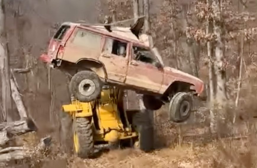 Off-Road Park Under Fire: Disgruntled Jeep Owner Sues for Damaging Mangled XJ During Trail Recovery