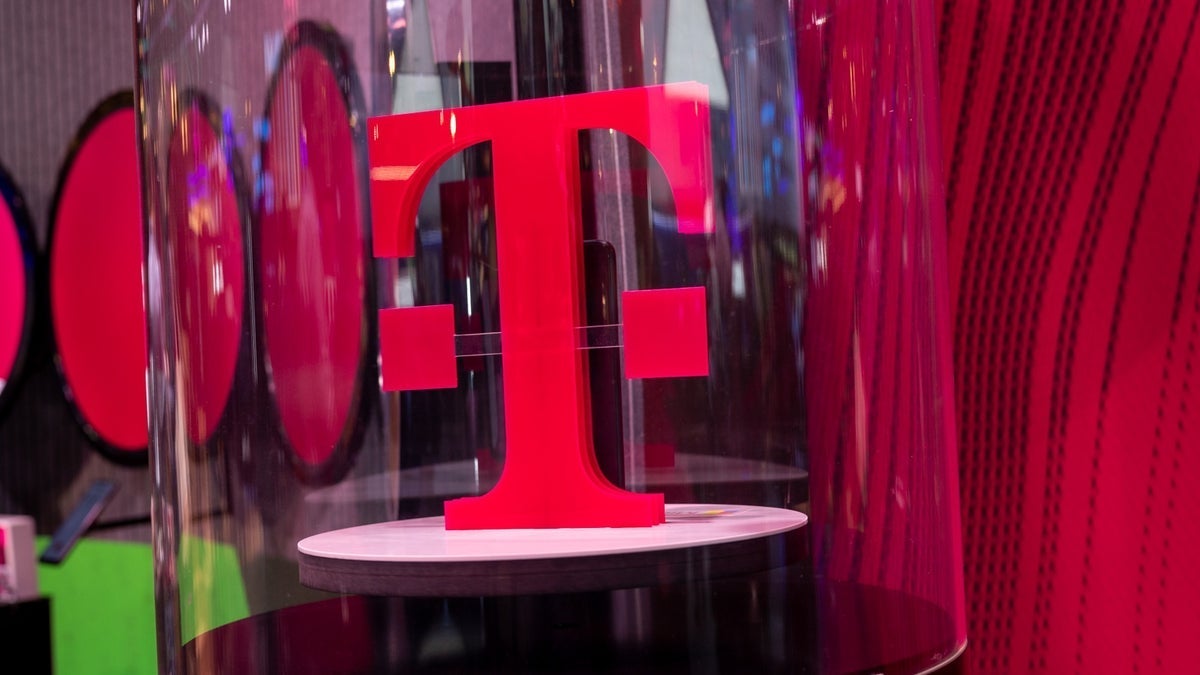 T-Mobile subscriber arriving in a foreign country gets a surprise from the carrier