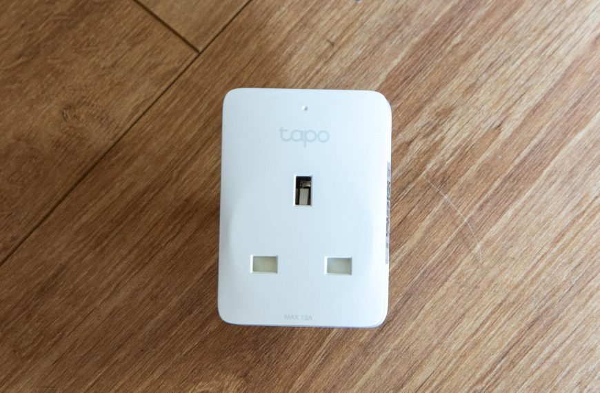 Voice Control Christmas Magic: Smart Plug Solution for a Hassle-Free Holiday