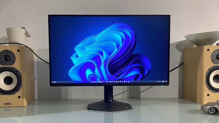 High-Speed Gaming Monitor with 2 Resolutions Unleashed: Alienware AW2725QF Review