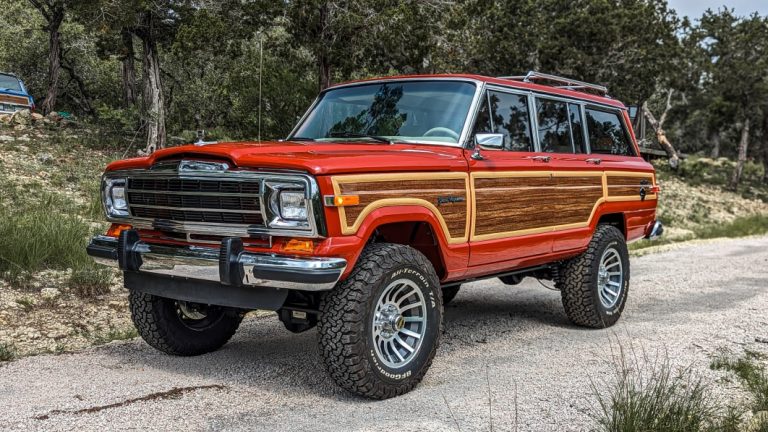 1988 Jeep Grand Wagoneer gets 807-hp Hellcat V8, supercar-like price