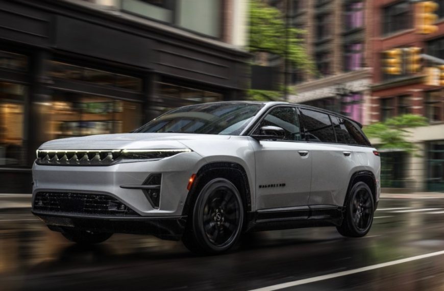 2024 Jeep Wagoneer S debuts as brand’s first EV for U.S.