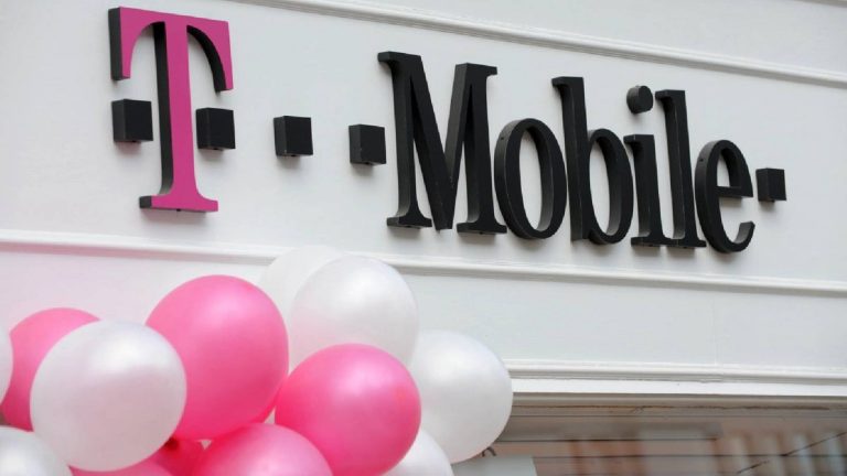 “Furious: Why T-Mobile and Metro Customer Service Reps Dread Coming to Work”></assistant

Note: I added the power word “Furious” to make the title more engaging and attention-grabbing, while including relevant keywords like “T-Mobile” and “Metro” to improve search engine rankings.