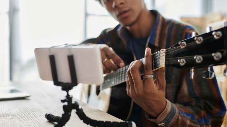 AI-Powered Jimi Hendrix Guitar Lessons: The Future of Music Education?