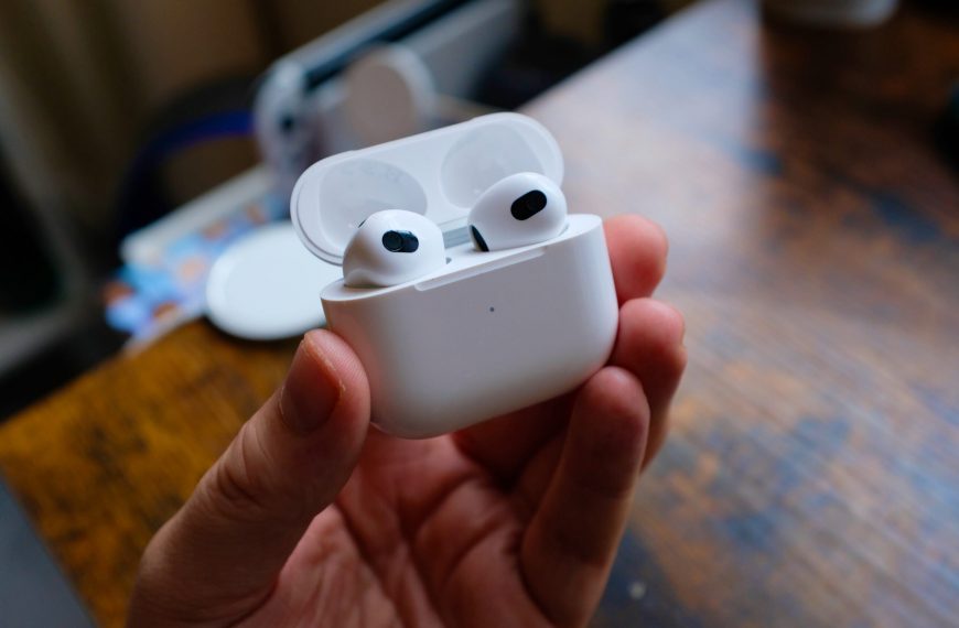 Grab Last-Minute Savings: Apple AirPods 3 Now on Clearance at Very