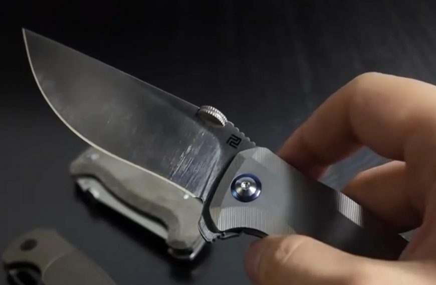 Unleash Double the Cutting Power with This Revolutionary Dual-Deploying Knife