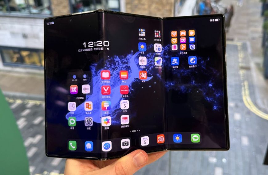 Surprising Hands-On Experience: Huawei Mate XT’s Tri-Folding Screen Redefines Mobile Luxury