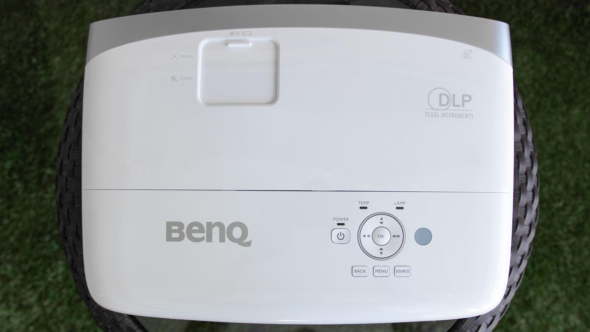 benq-ht2050a-17-of-12