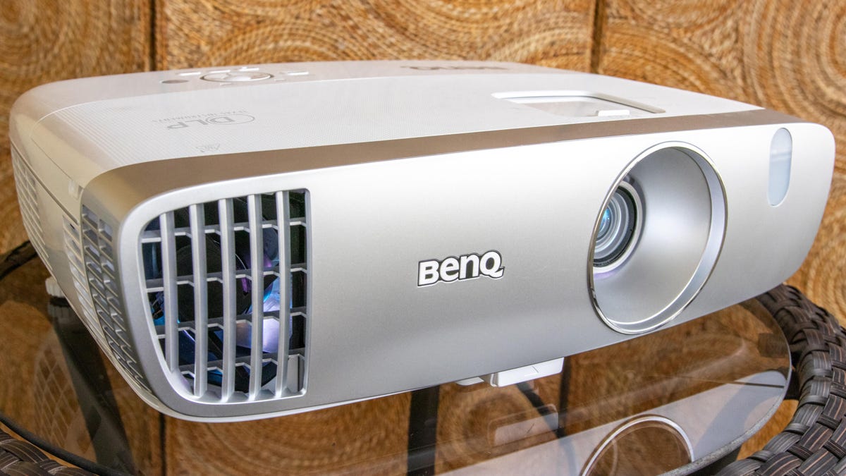 benq-ht2050a-21-of-12