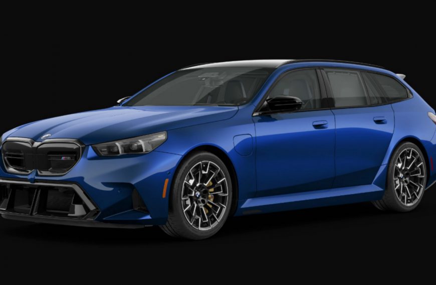 Unlock the Ultimate Driving Experience: Customize Your BMW M5 Touring with Our Interactive Configurator