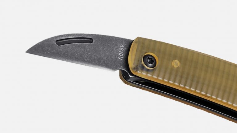 This Double-Bladed Pocket Knife Is a Modern Take on a Centuries-Old Design