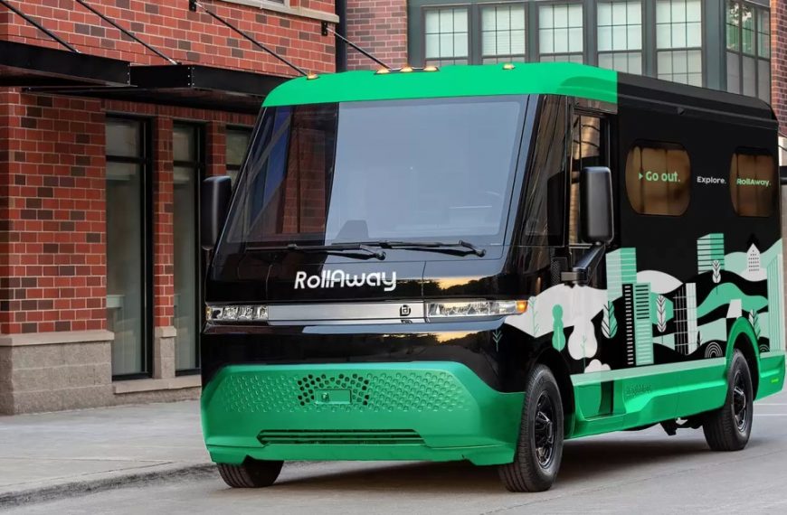 Unlock Unbeatable Luxury: Rent RollAway’s Innovative Electric “Suite on Wheels”