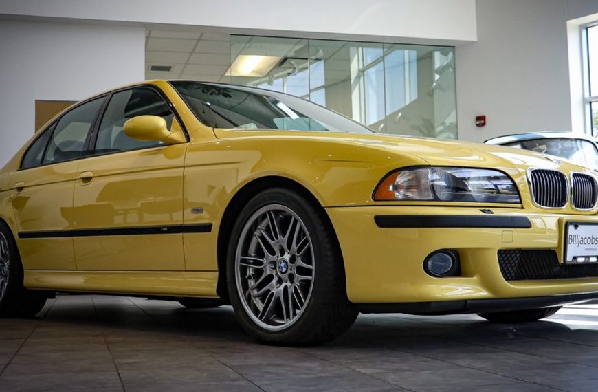 Exclusive: 633-Mile Dakar Yellow E39…