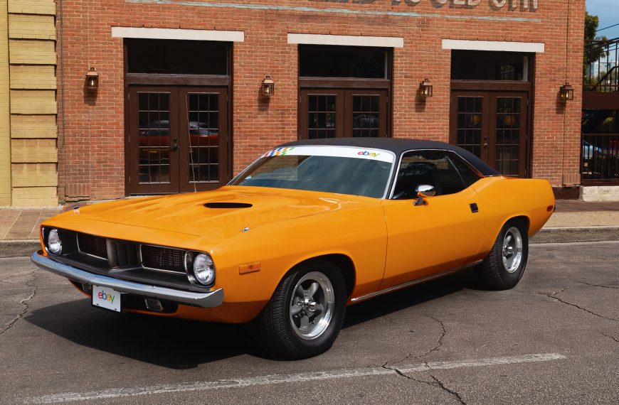 Revolutionary 1973 Plymouth Barracuda Makes Pit-Stop at US Grand Prix with F1 Racer Lando Norris