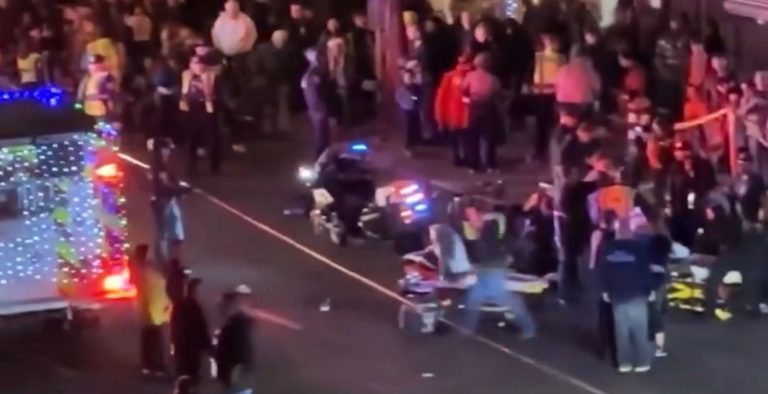 Bizarre Bike Accident: Police Officer’s High-Risk Stunt Goes Horribly Wrong on Downtown Parade Route