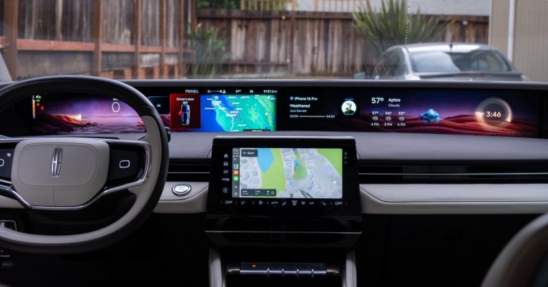 Revolutionizing Legacy Infotainment: Lincoln Nautilus Sets a New Standard