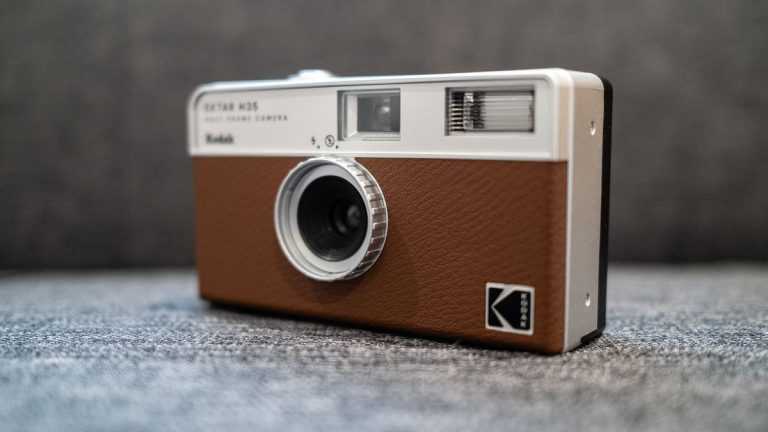 Mastering the Art of Film Photography: Kodak Ektar H35 Review Uncovered