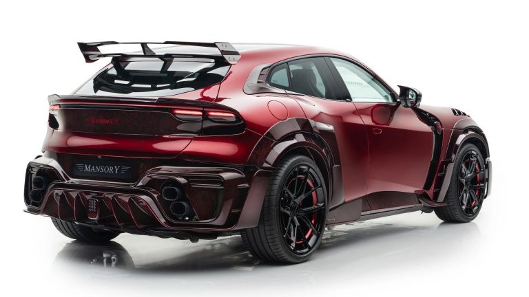 Unleashing Supercar Mayhem: Mansory’s Stunning Ferrari Purosangue Reinvention