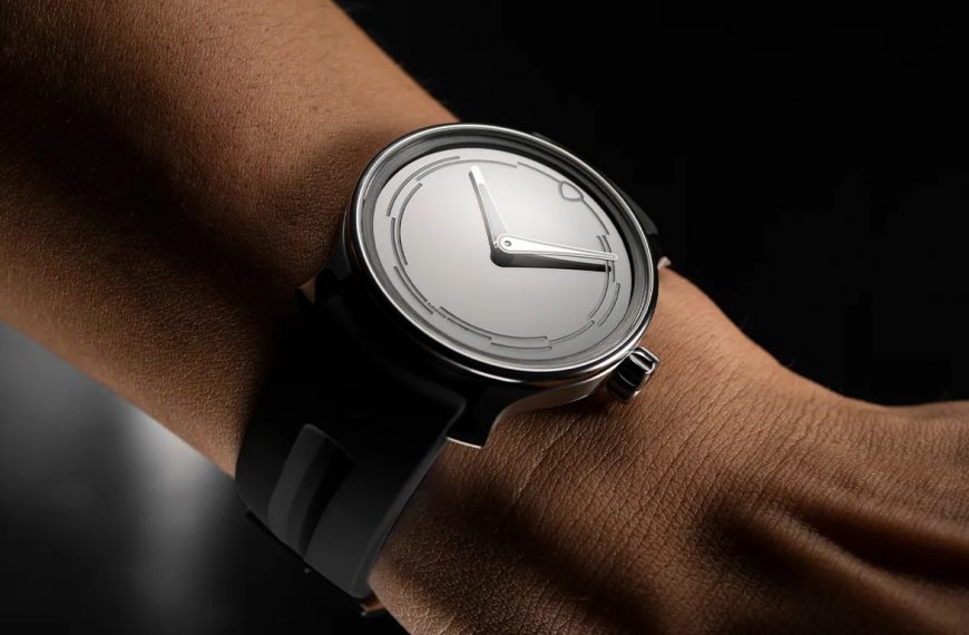 Revolutionize Your Fitness Journey with the Ultimate Game-Changing, Ultra-Minimalist Sports Watch