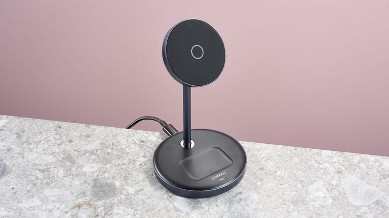 Power Up Your Space with Ugreen’s 2-in-1 Magnetic Wireless Charging Station – Fast Charging Included for Less