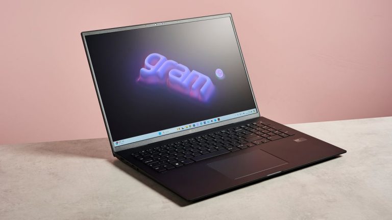 Lighter Than Ever: LG Gram 17 (2024) Review – A Groundbreaking Large Laptop with Mixed Performance