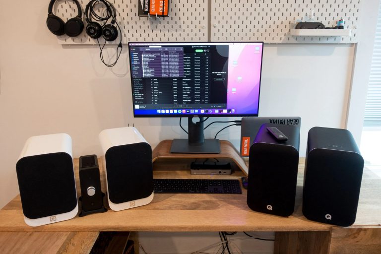 Want a Badass Sound System for Your Desktop? Here Are 2 Ways to Get There