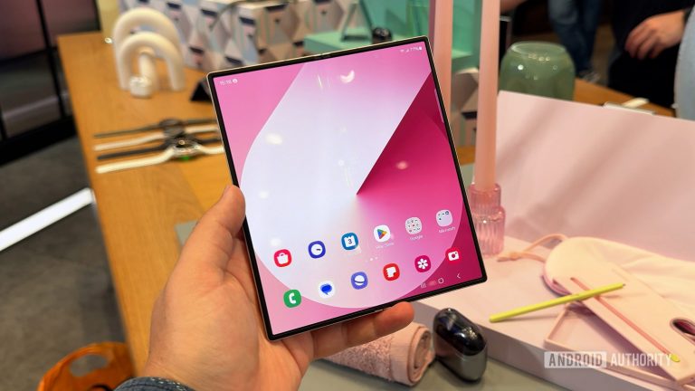 Gemini’s multi-window mode is coming to the Galaxy Z Fold 6